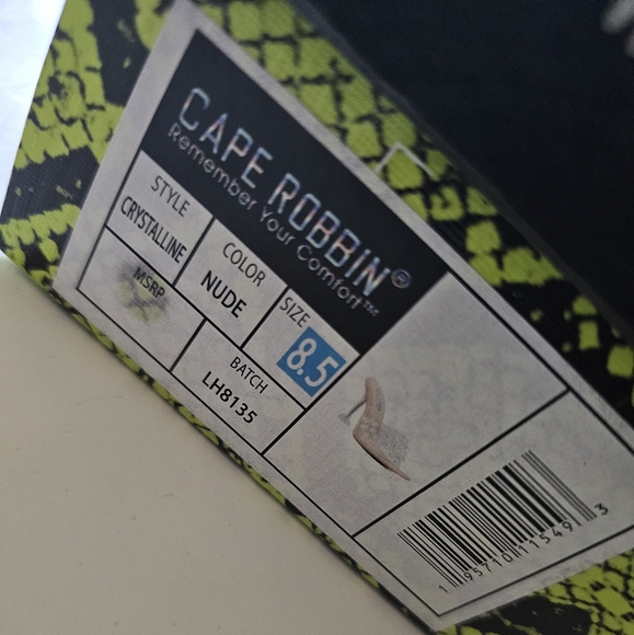 👠CAPE ROBBIN Heels (8.5, Clear) - Picture 9 of 9